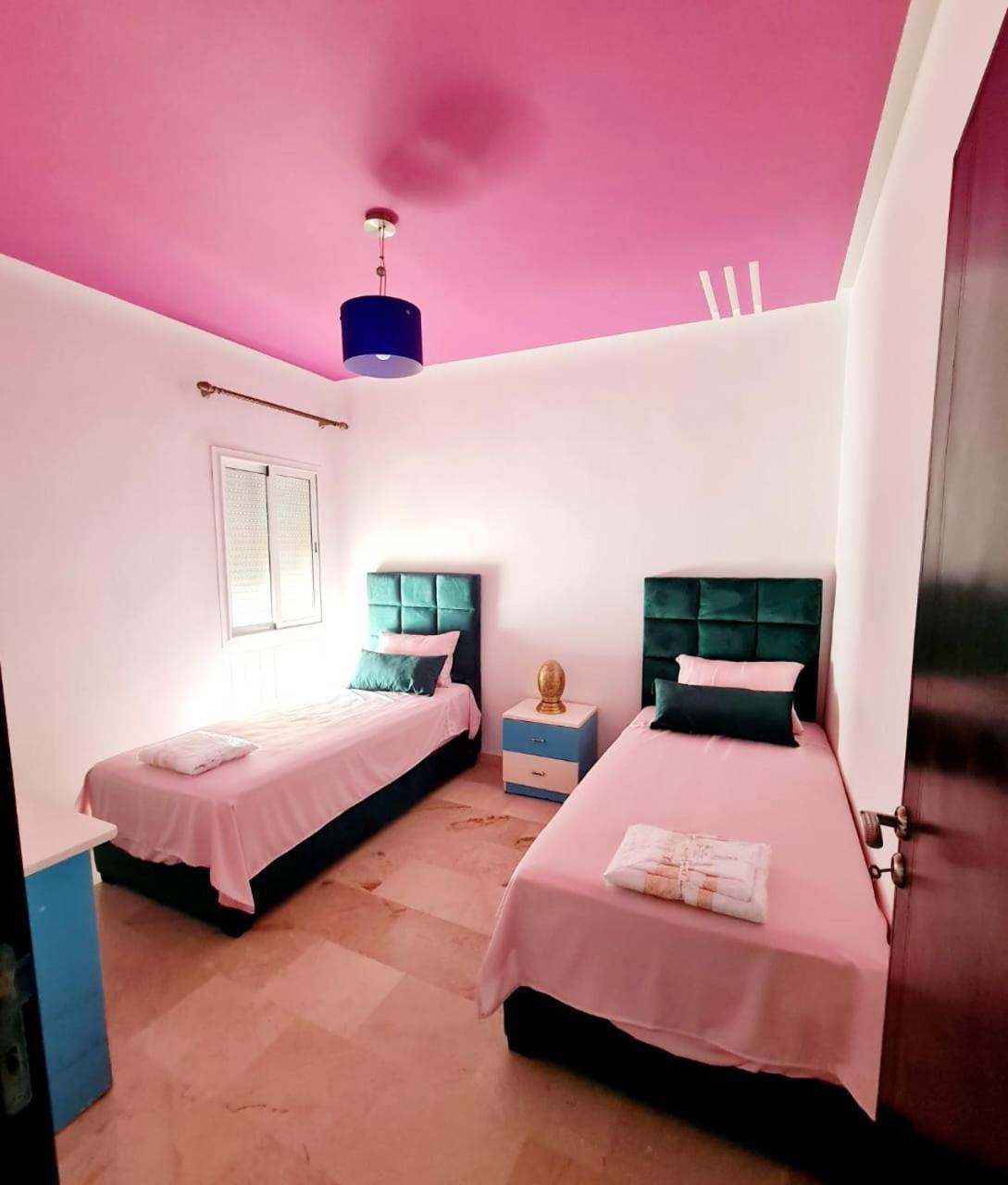 Fes Urban Apartment - Urban Elegance With Garden And Pool Access ภายนอก รูปภาพ